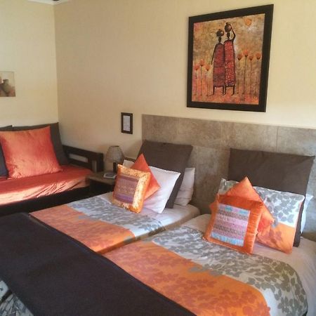 Auberge Guest Lodge Mbombela Quarto foto