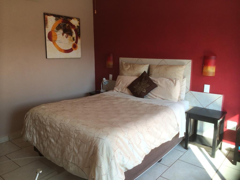 Auberge Guest Lodge Mbombela Quarto foto
